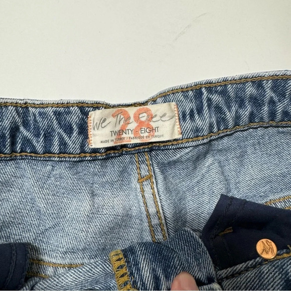 Free People We the Free Dakota Straight Leg Jean in Indigo
Blue Size 28 - Picture 8 of 14